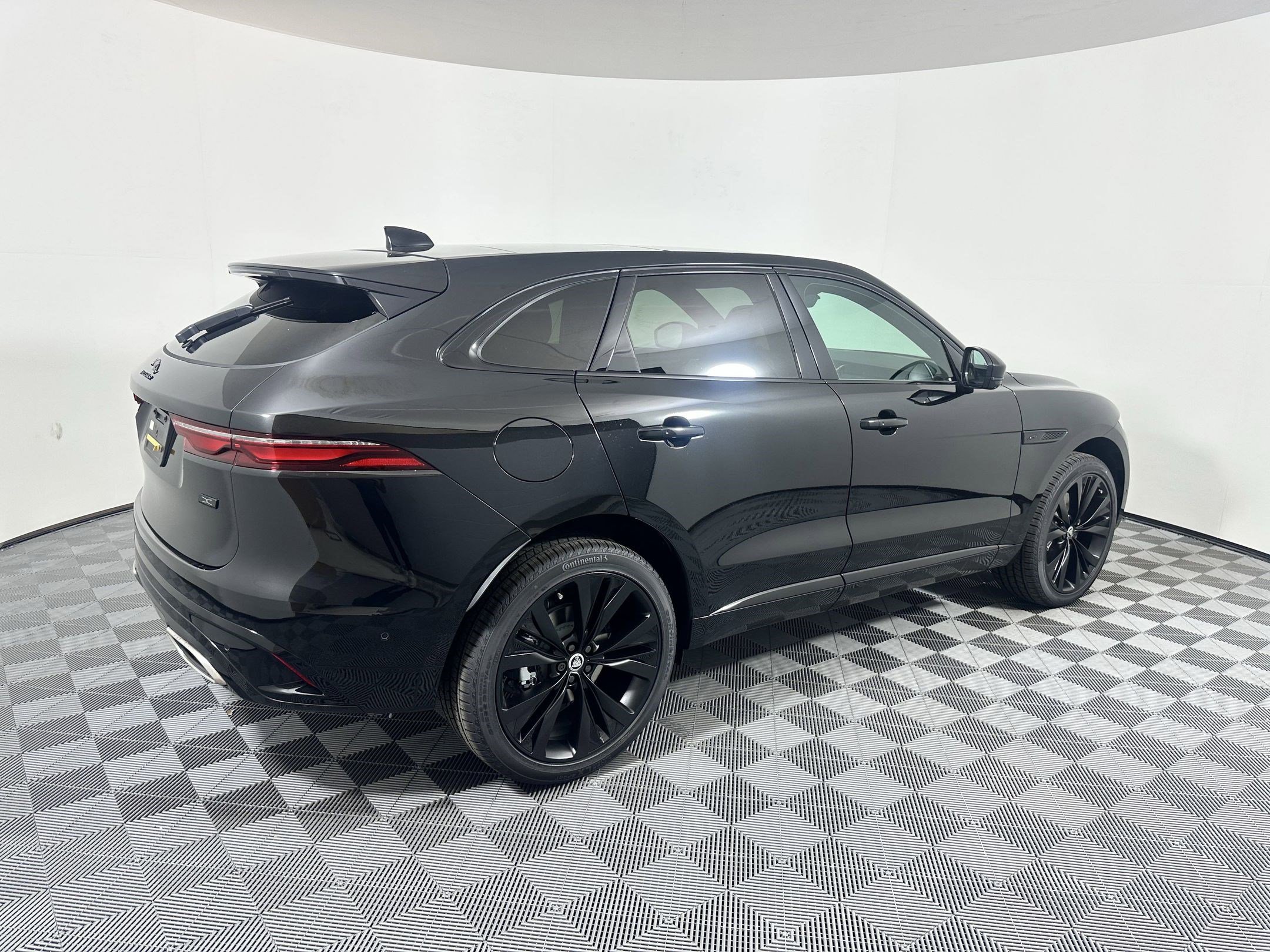 Used 2026 Jaguar F-PACE R-Dynamic S AWD/4WD image 20