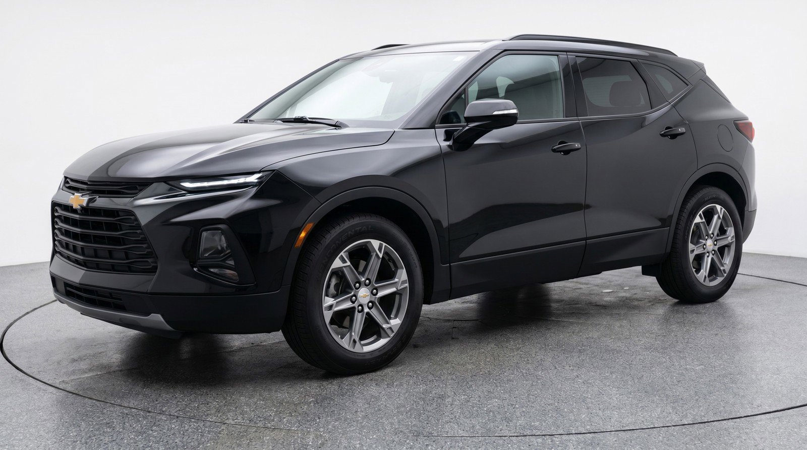 Used 2025 Chevrolet Blazer LT FWD image 3