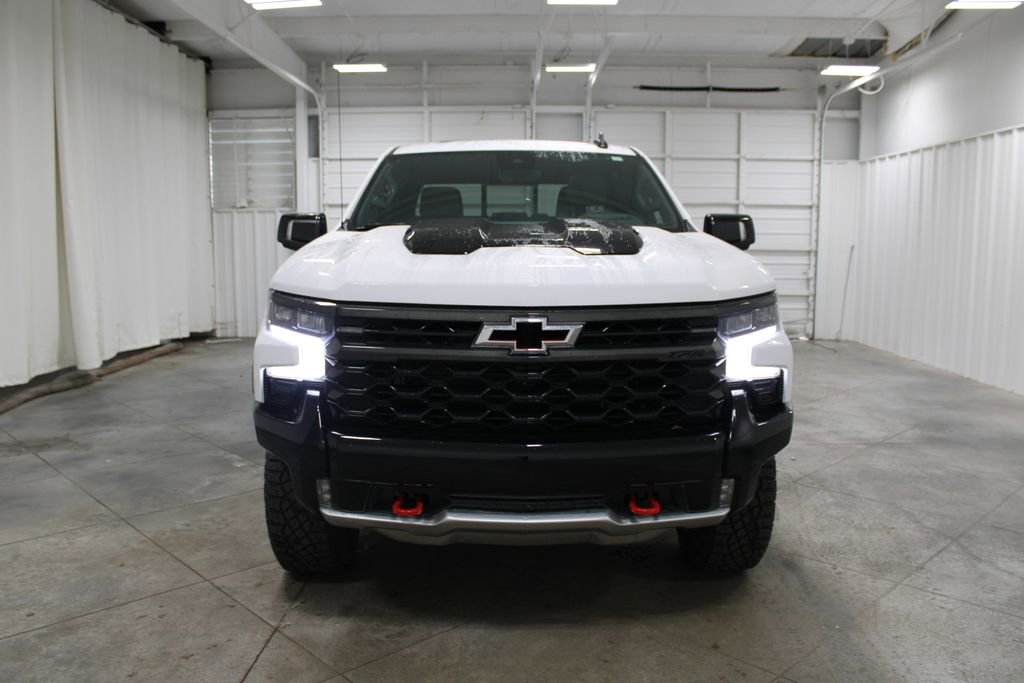 Used 2024 Chevrolet Silverado 1500 ZR2 w/ Technology Package image 3