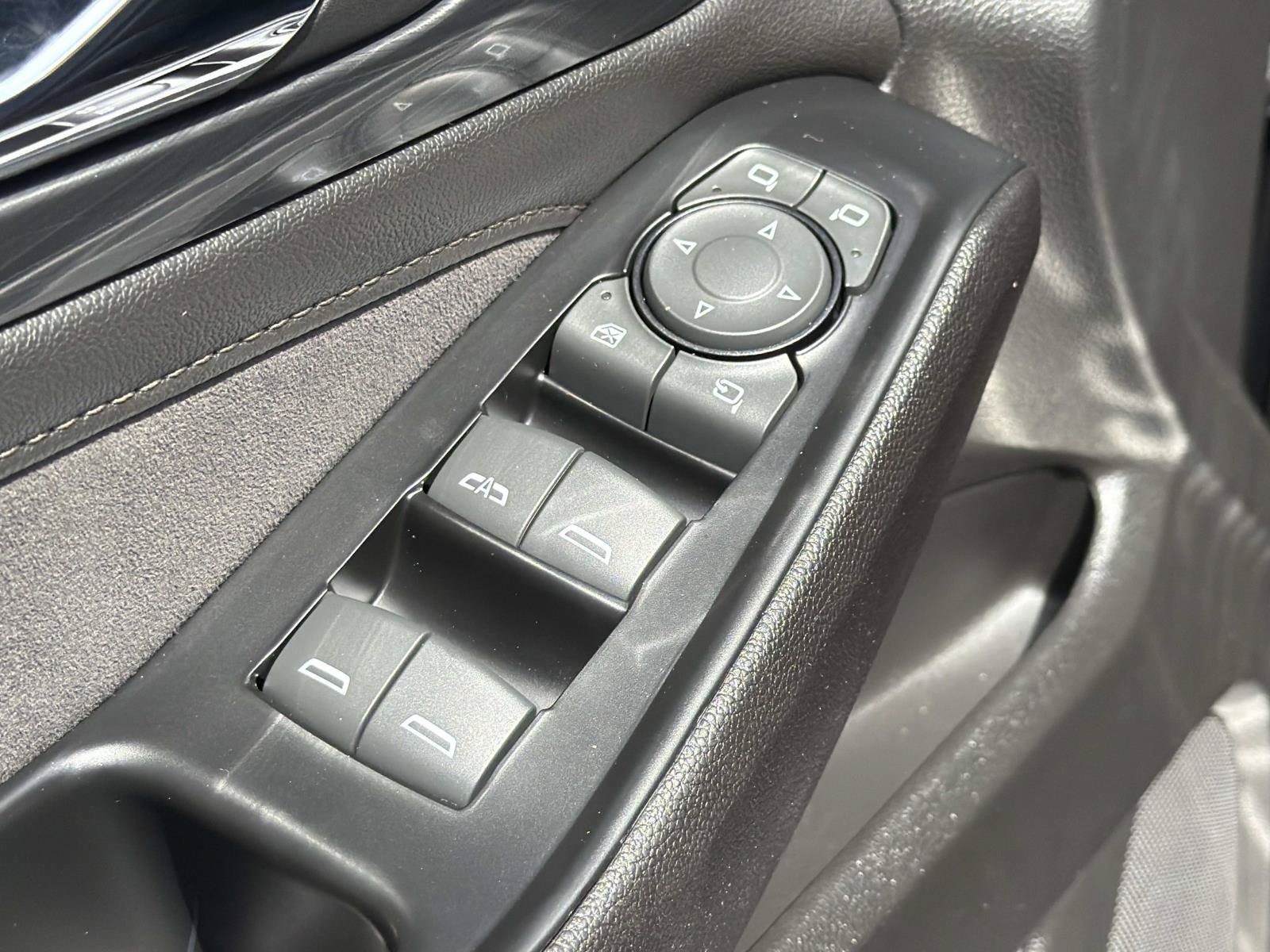 Used 2023 Chevrolet Traverse High Country w/ LPO, Floor Liner Package FWD image 16