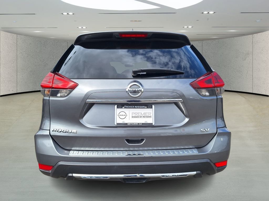Used 2018 Nissan Rogue SV image 4