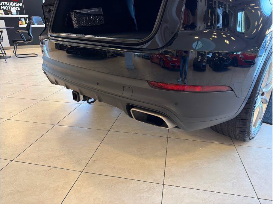 Used 2020 Porsche Cayenne AWD/4WD image 33