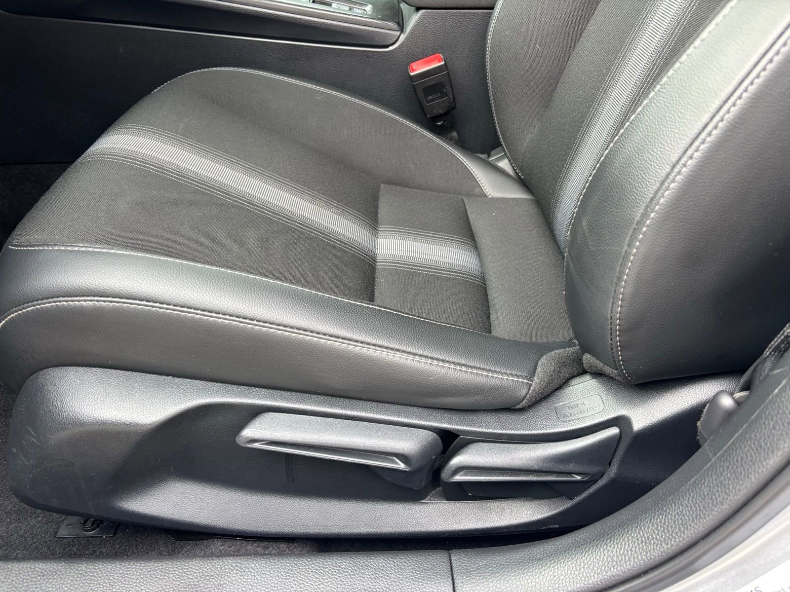 Used 2025 Honda Civic Sport image 15