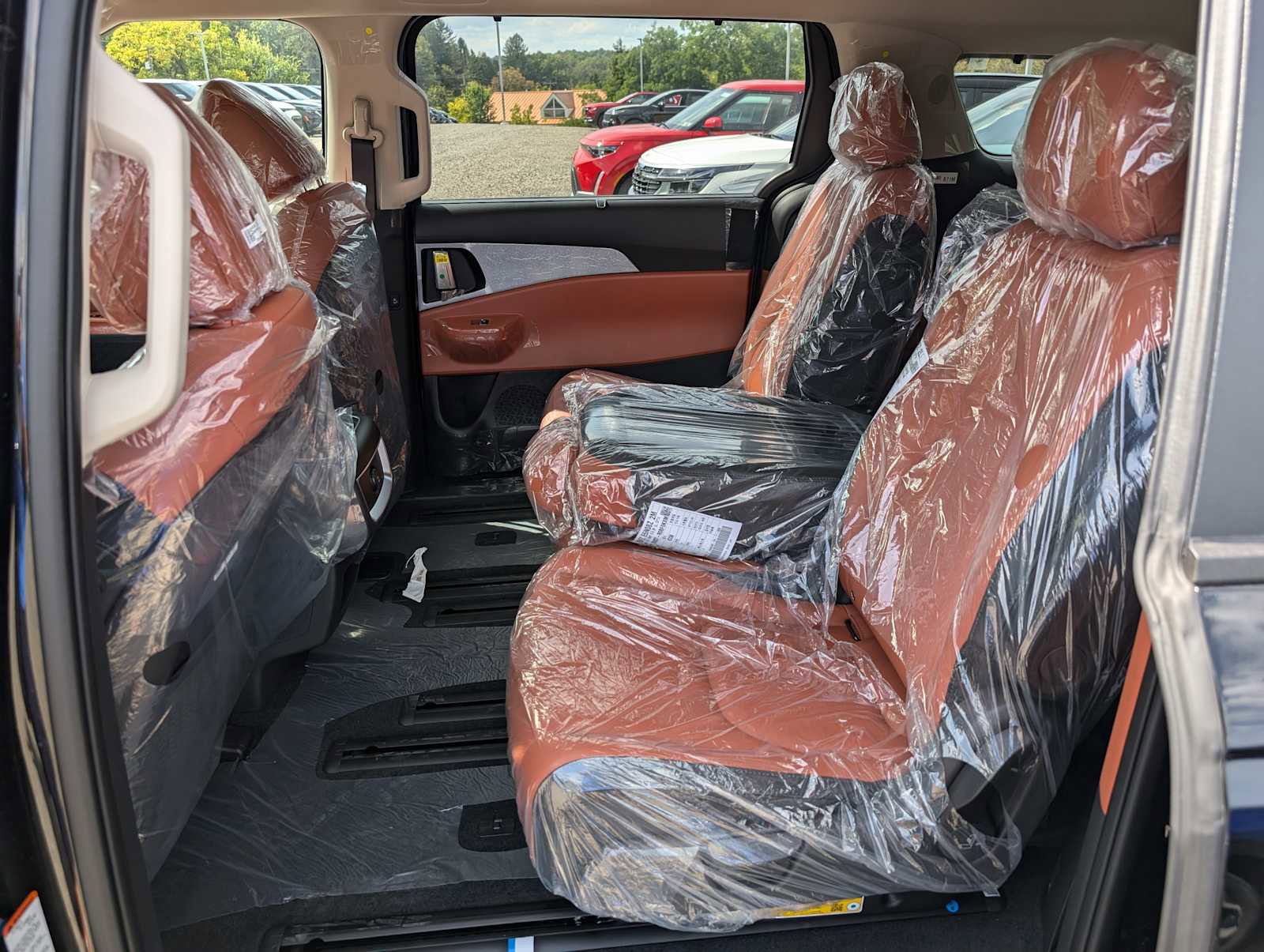 New 2026 Kia Carnival EX image 21