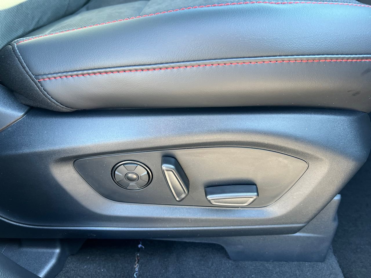 New 2026 Ford Explorer ST w/ Sun And Sound Package image 39