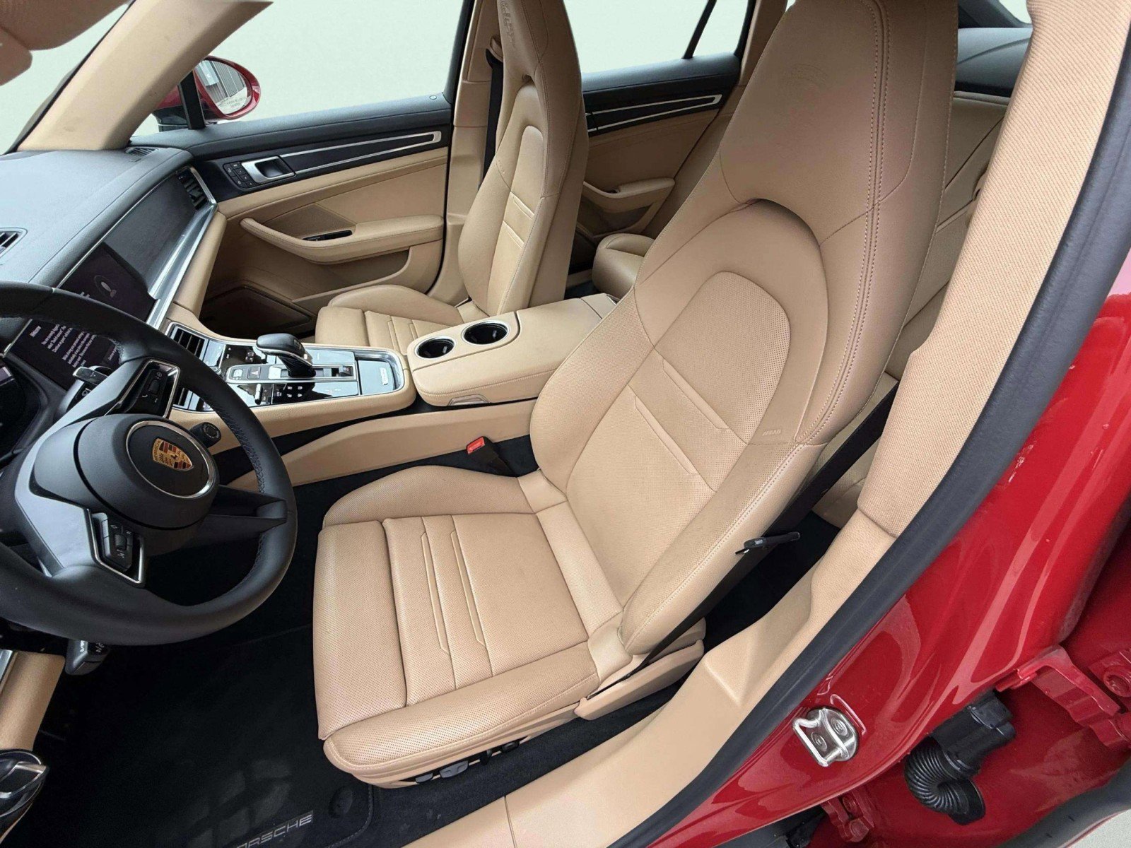 Used 2023 Porsche Panamera 4 Platinum Edition image 18