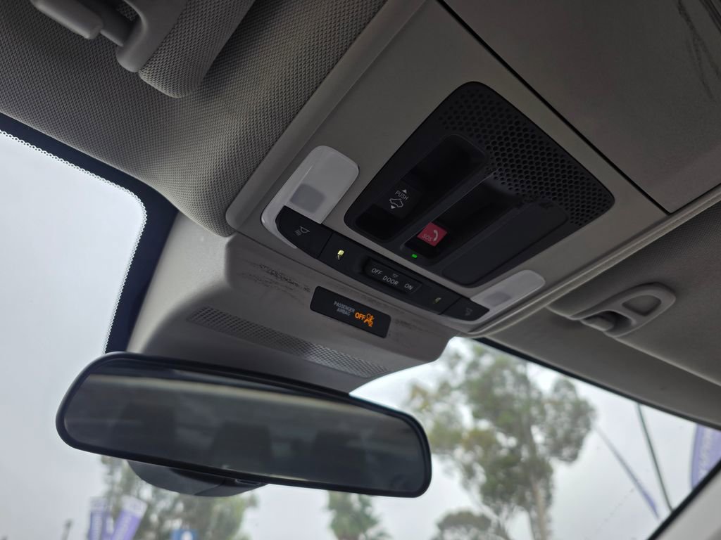 Used 2025 Honda Accord SE image 37