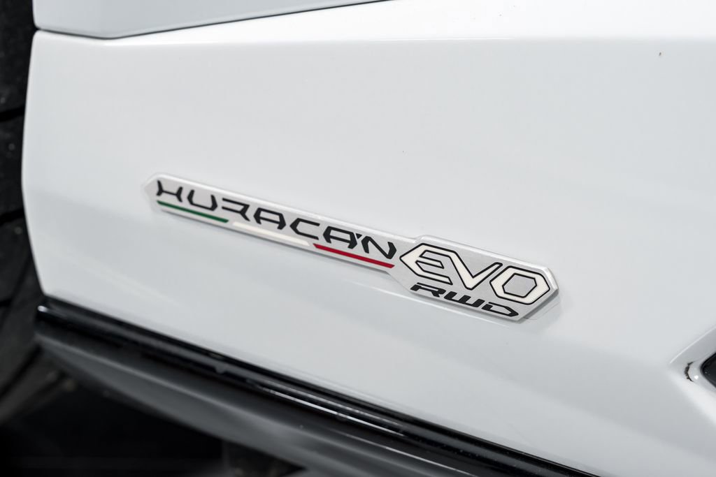 Used 2022 Lamborghini Huracan EVO RWD image 55