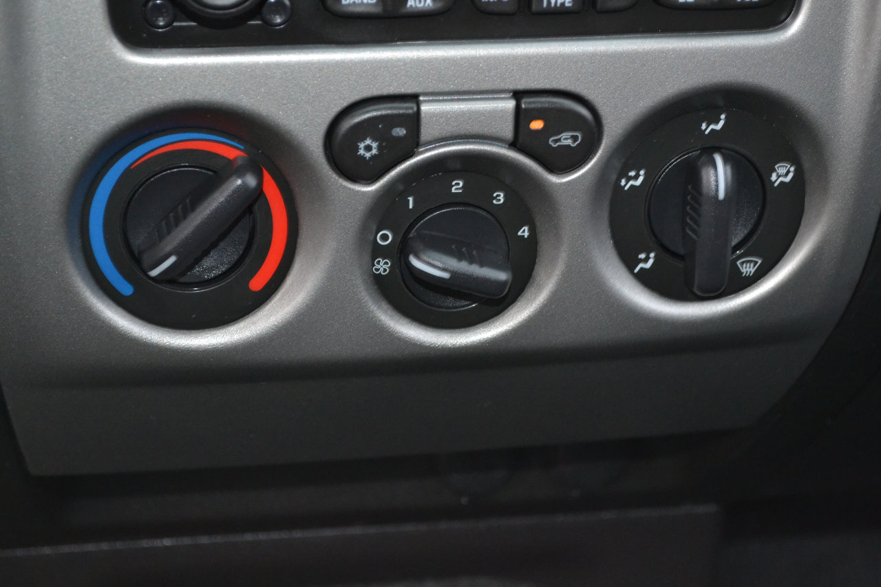 Used 2011 Chevrolet Colorado LT image 18