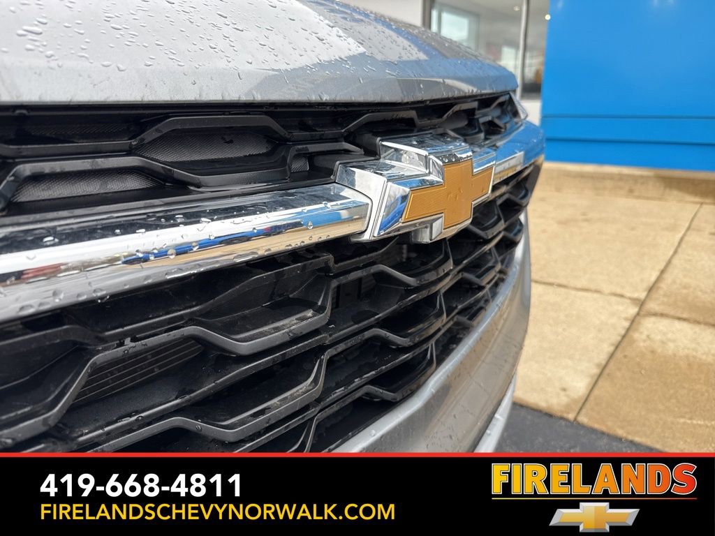 Used 2025 Chevrolet Trax LT w/ LT Convenience Package image 23