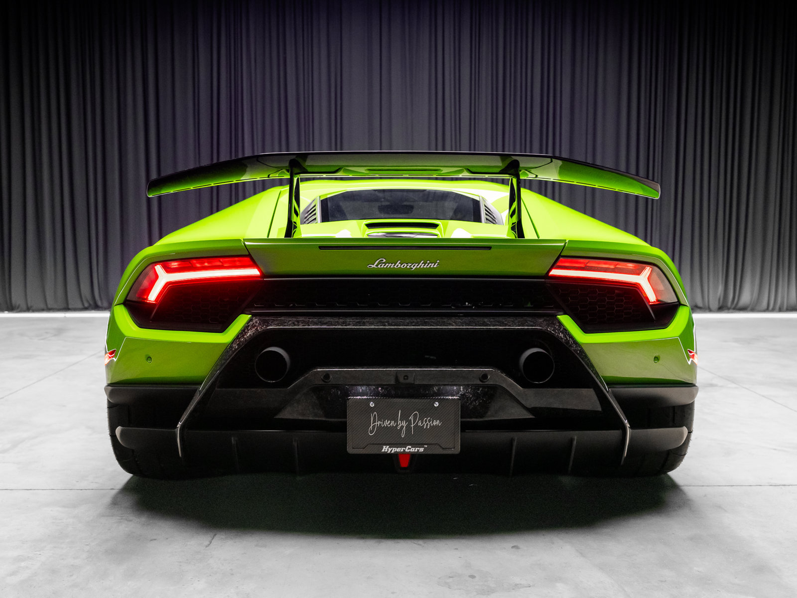Used 2018 Lamborghini Huracan Performante AWD/4WD image 45