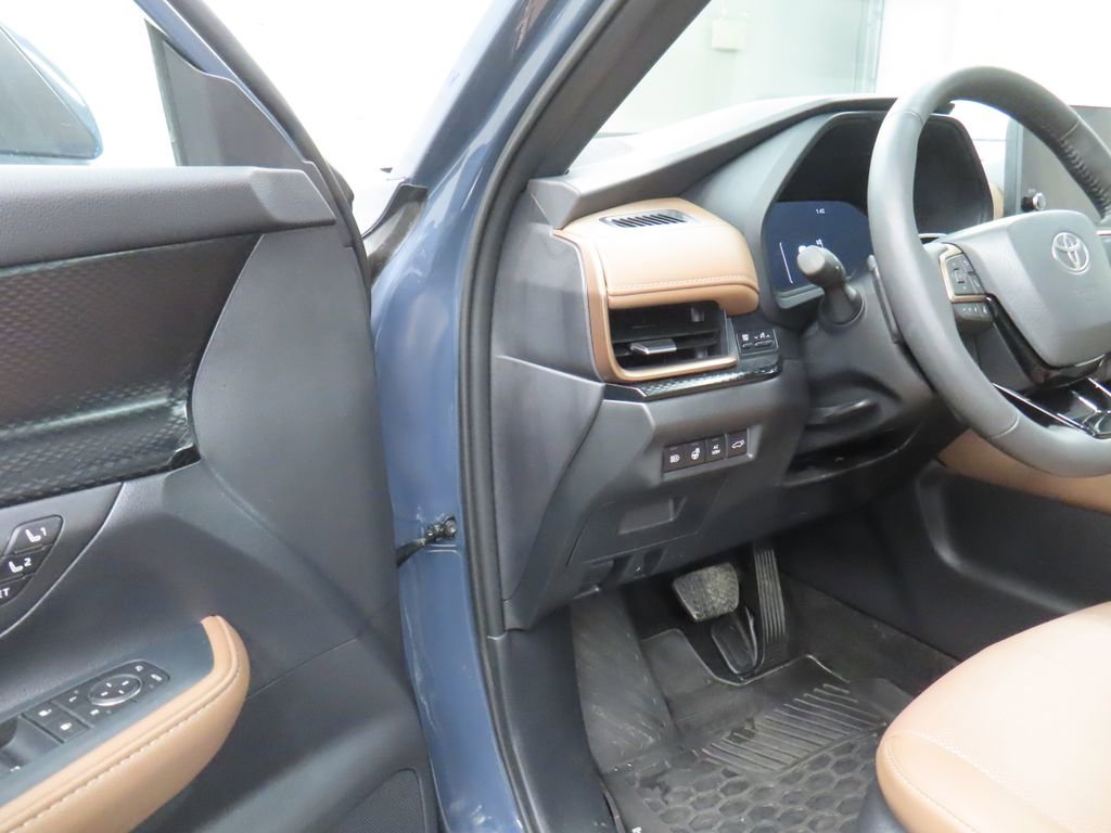 Used 2025 Toyota Grand Highlander AWD Hybrid image 55