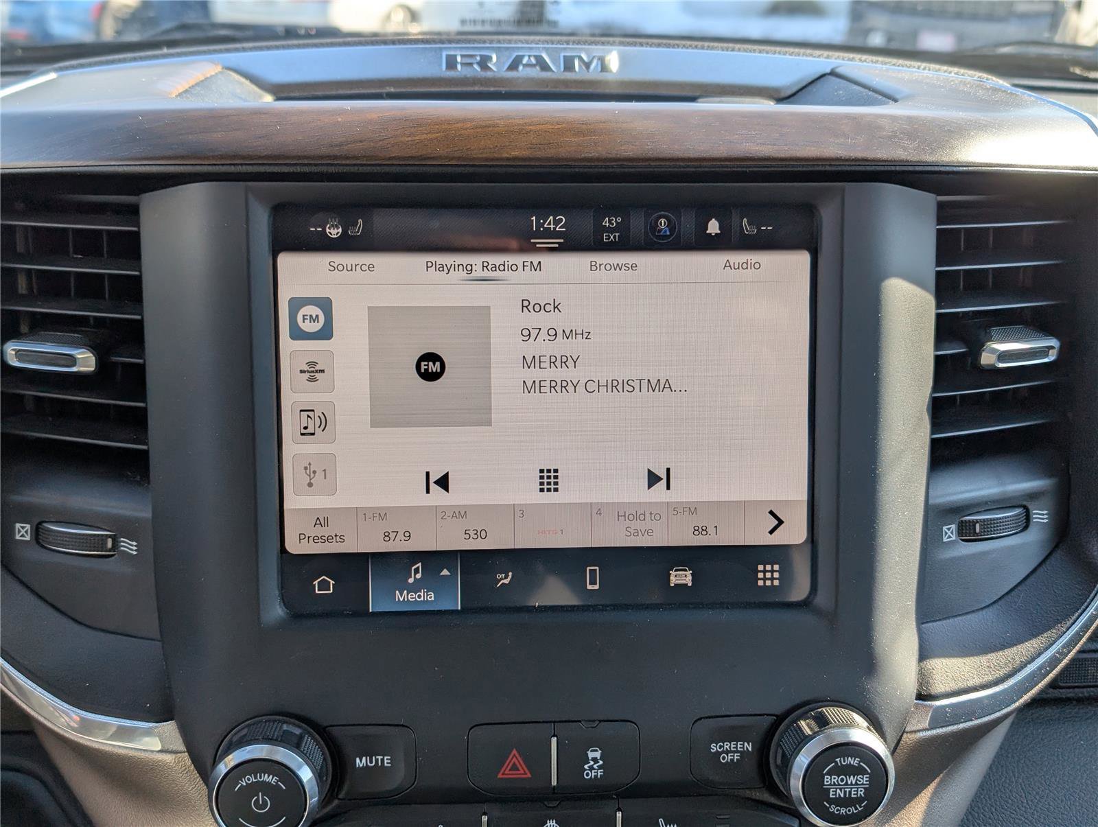 Used 2022 RAM 2500 Laramie w/ Snow Chief Group image 23