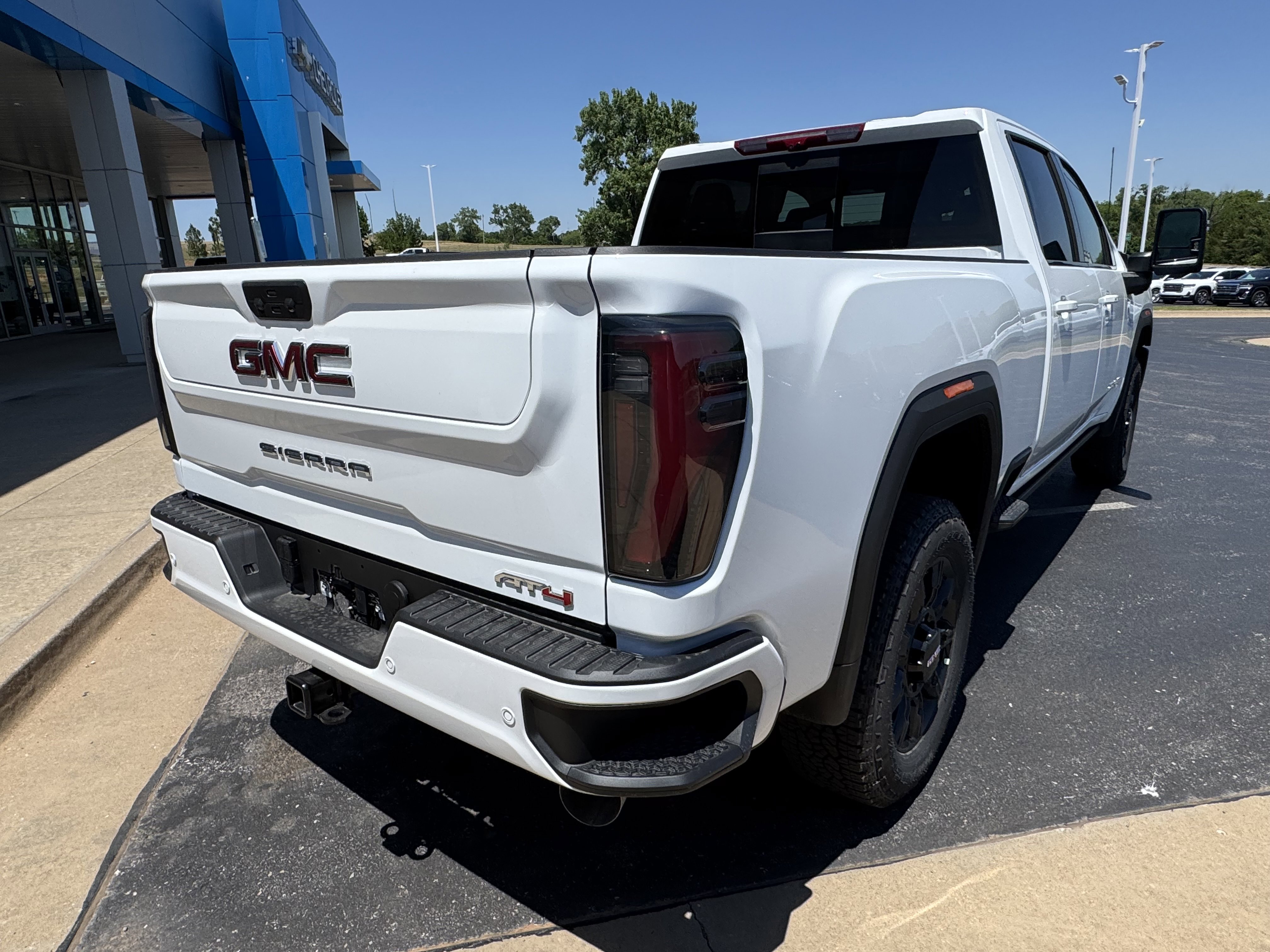 New 2026 GMC Sierra 2500 AT4 w/ AT4 Premium Plus Package AWD/4WD image 4