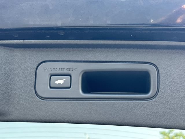 Used 2025 Honda Pilot EX-L image 13