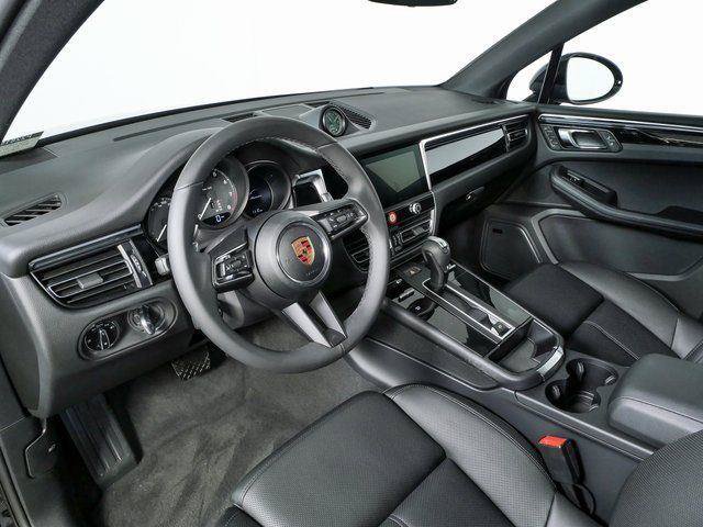 New 2026 Porsche Macan AWD/4WD image 4