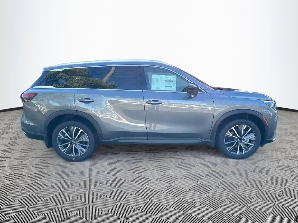 Used 2027 INFINITI QX60 Luxe w/ Cargo Package FWD image 5