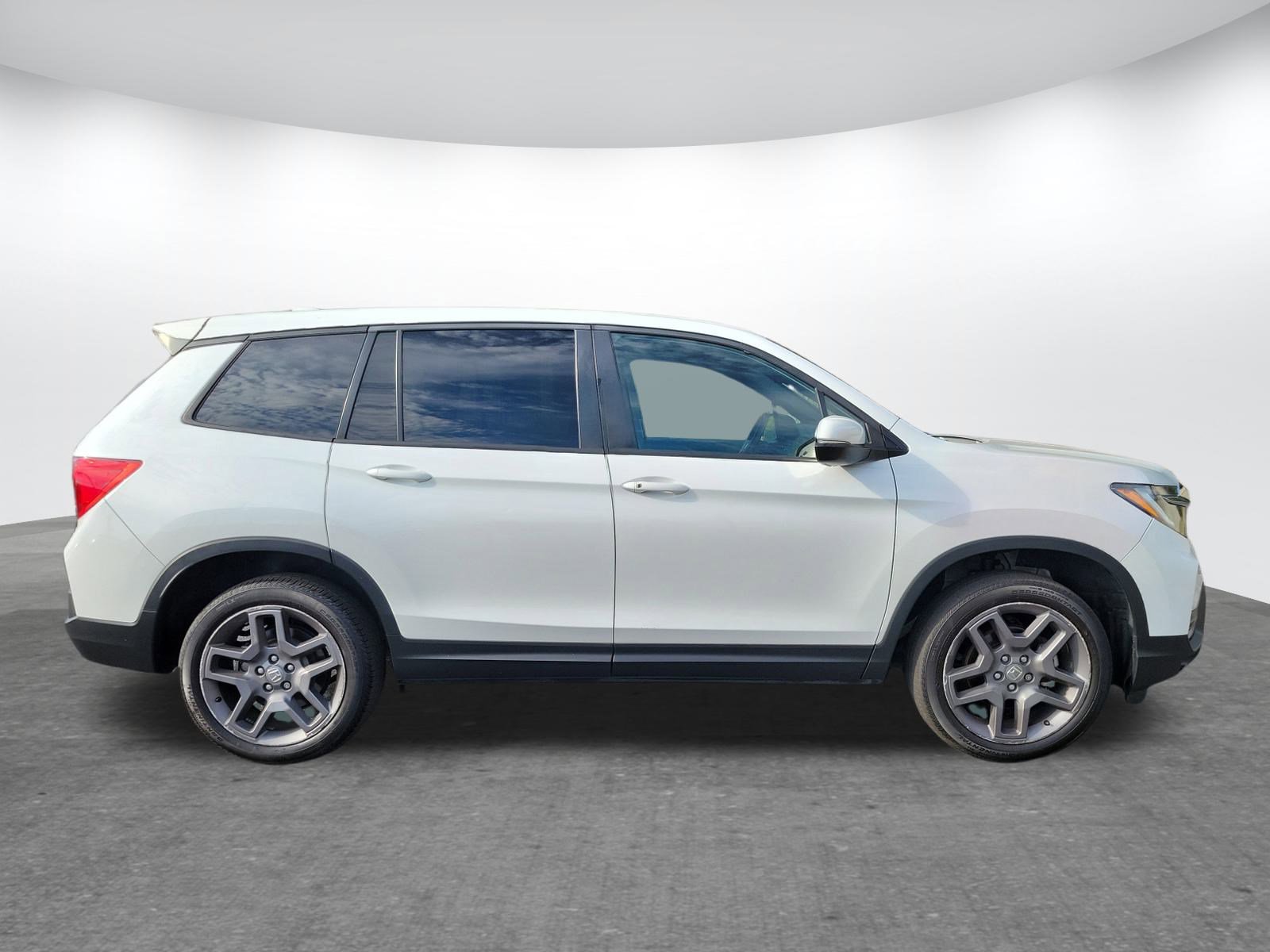 Used 2022 Honda Passport EX-L image 2