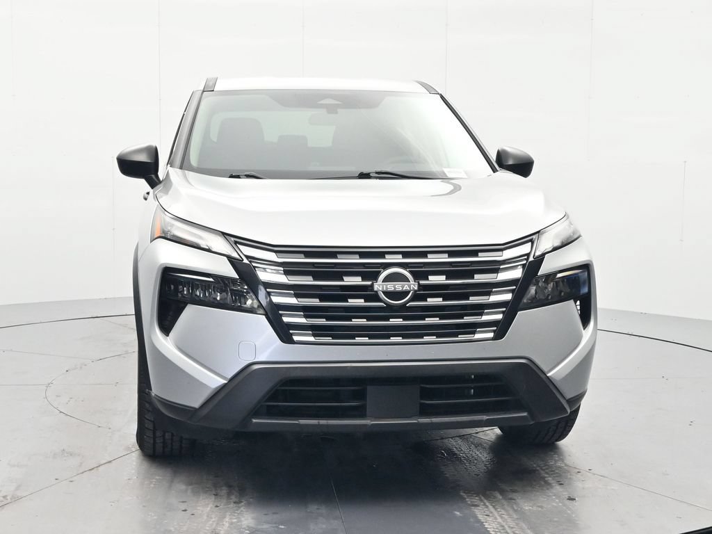 Used 2024 Nissan Rogue S FWD image 2