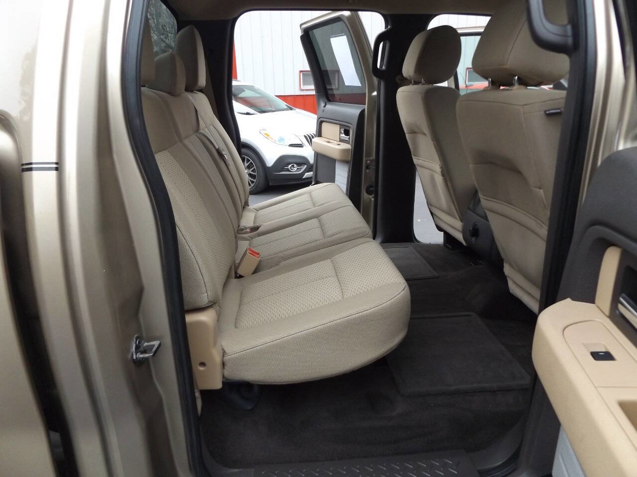 Used 2013 Ford F150 XLT w/ Mid Equipment Group image 24