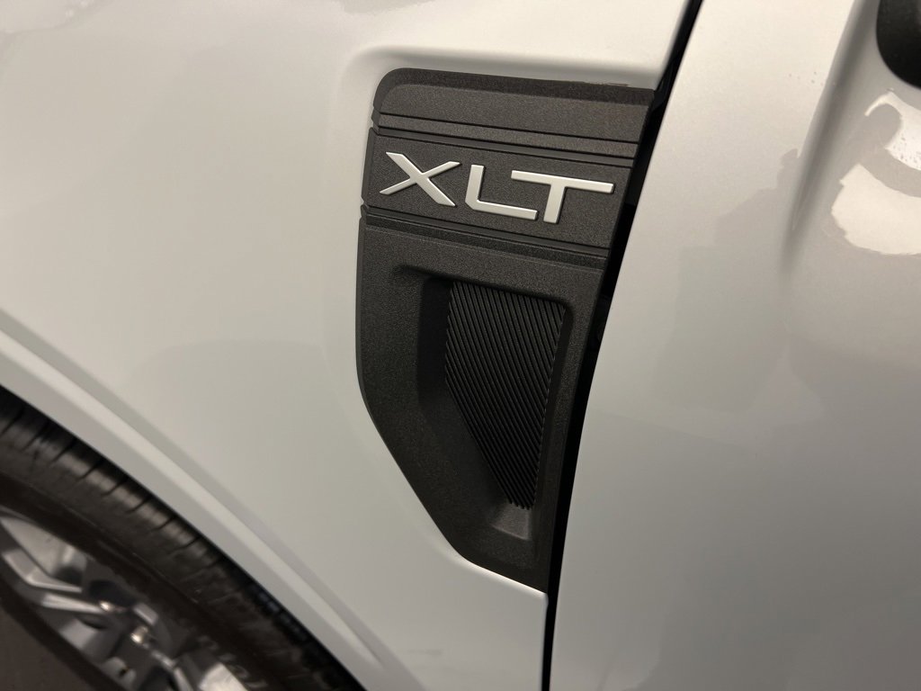 New 2025 Ford Maverick XLT w/ Equipment Group 301A image 34