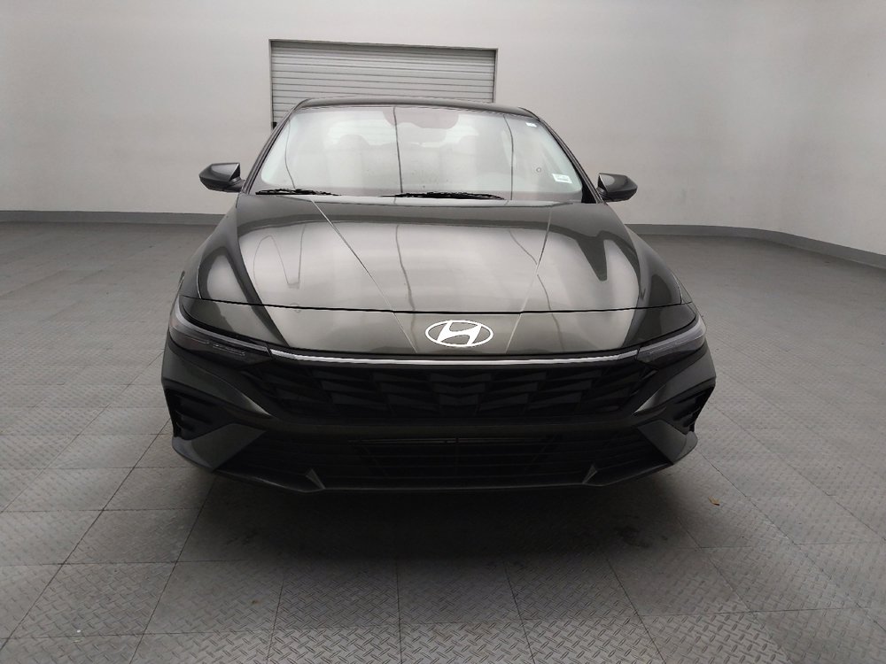 Used 2025 Hyundai Elantra SE image 14