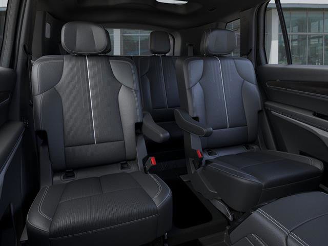 New 2026 Cadillac Vistiq Luxury w/ LPO, Floor Liner Package AWD/4WD image 17