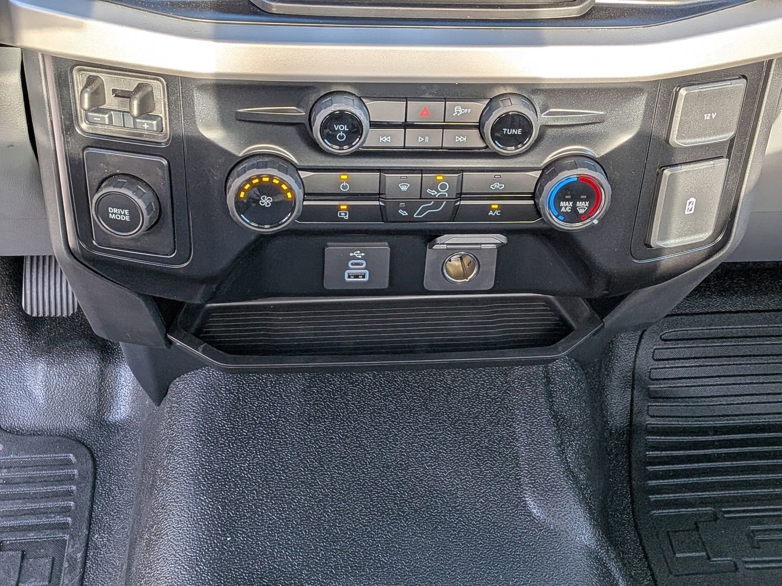 New 2025 Ford F450 XL w/ XL Chrome Package image 19