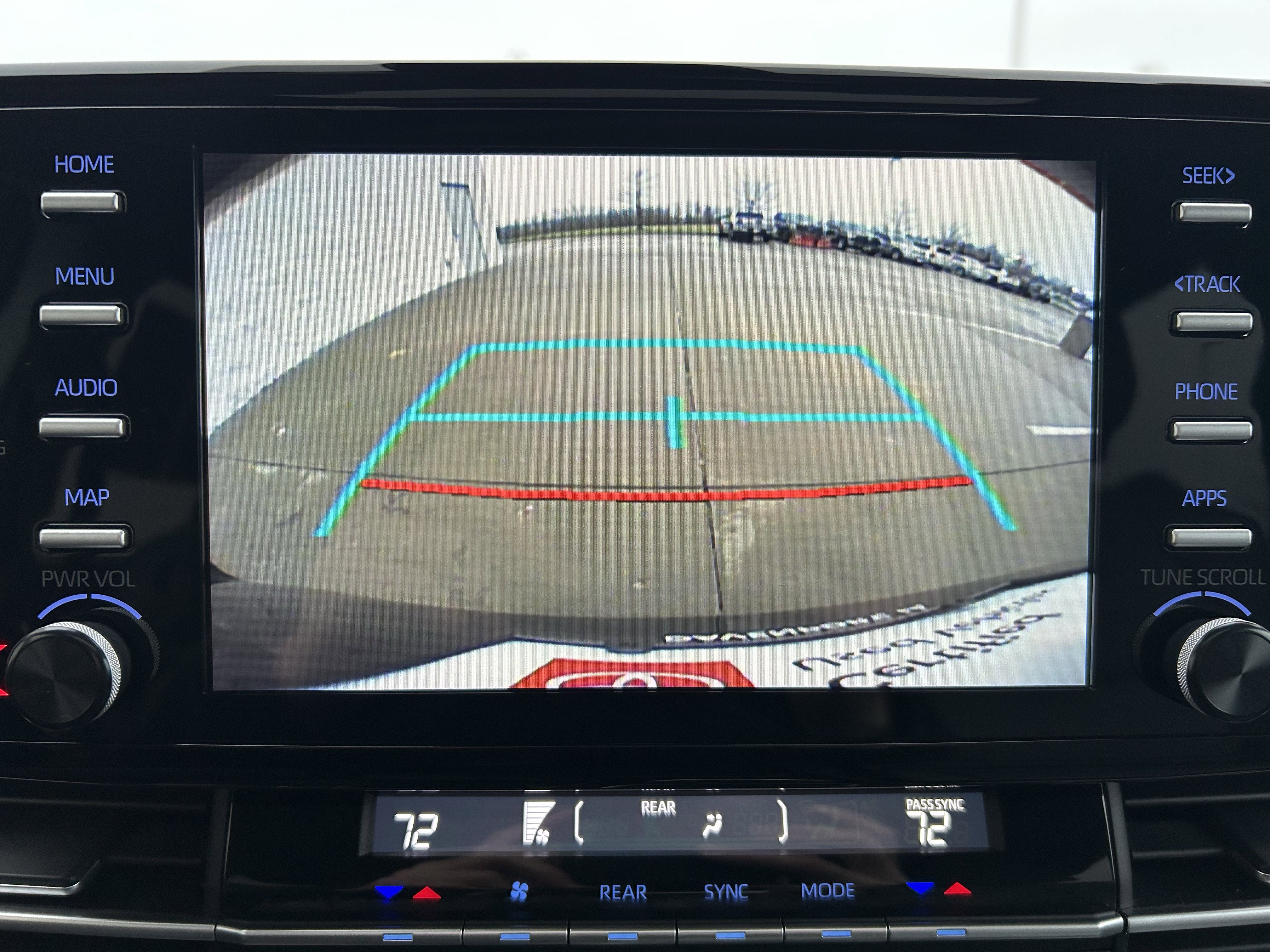 Certified 2024 Toyota Sienna XLE FWD image 31