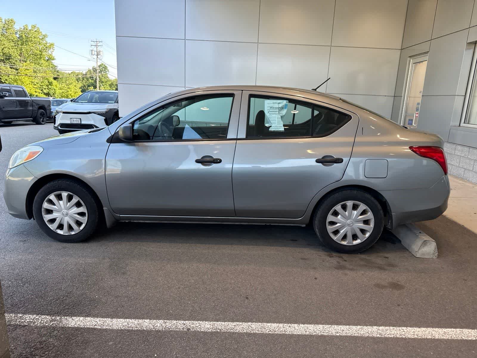 Used 2013 Nissan Versa S FWD image 14