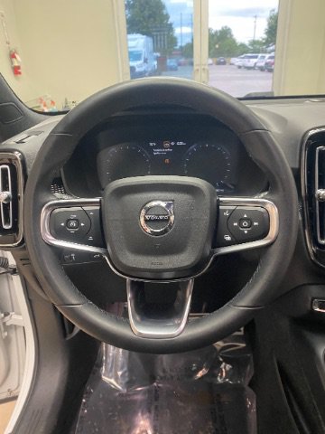 Used 2022 Volvo XC40 T5 R-Design AWD/4WD image 19
