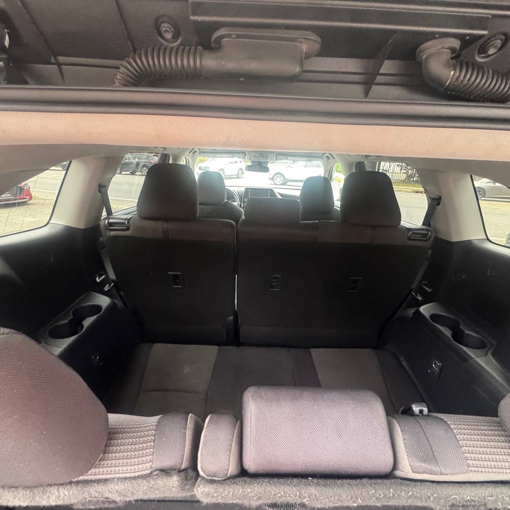 Used 2022 Toyota Highlander L image 10