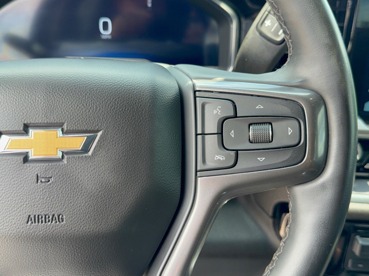 Used 2025 Chevrolet Silverado 3500 High Country w/ High Country Premium Package AWD/4WD image 19