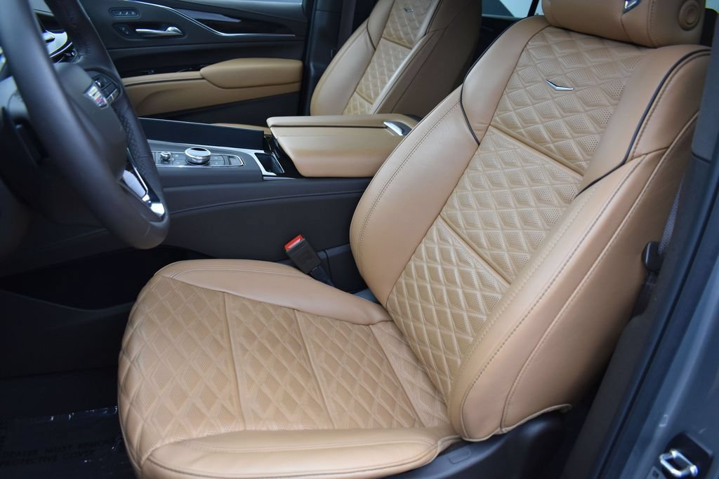Certified 2024 Cadillac Escalade ESV Premium Luxury AWD/4WD image 13