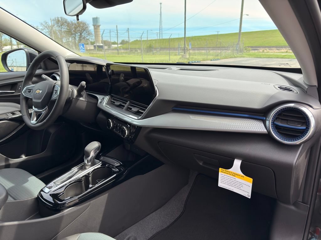 New 2026 Chevrolet Trax LT FWD image 31