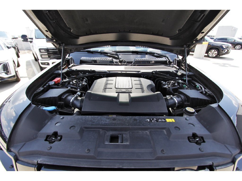 Used 2024 Land Rover Defender 110 SE AWD/4WD image 30