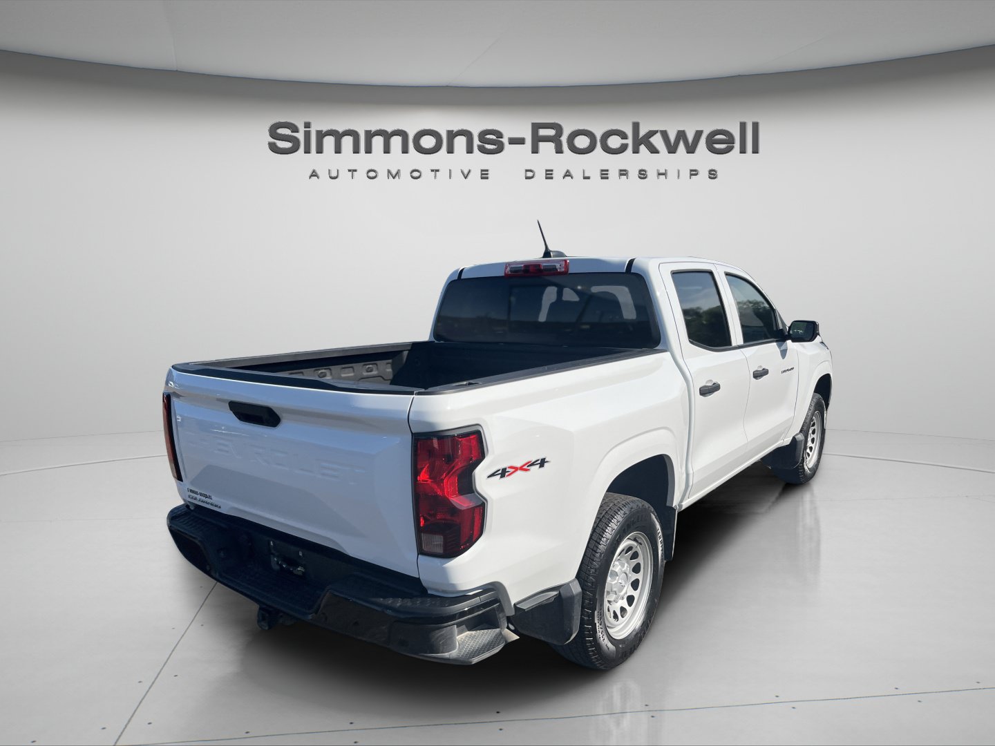 Used 2025 Chevrolet Colorado W/T w/ Advanced Trailering Package AWD/4WD image 5