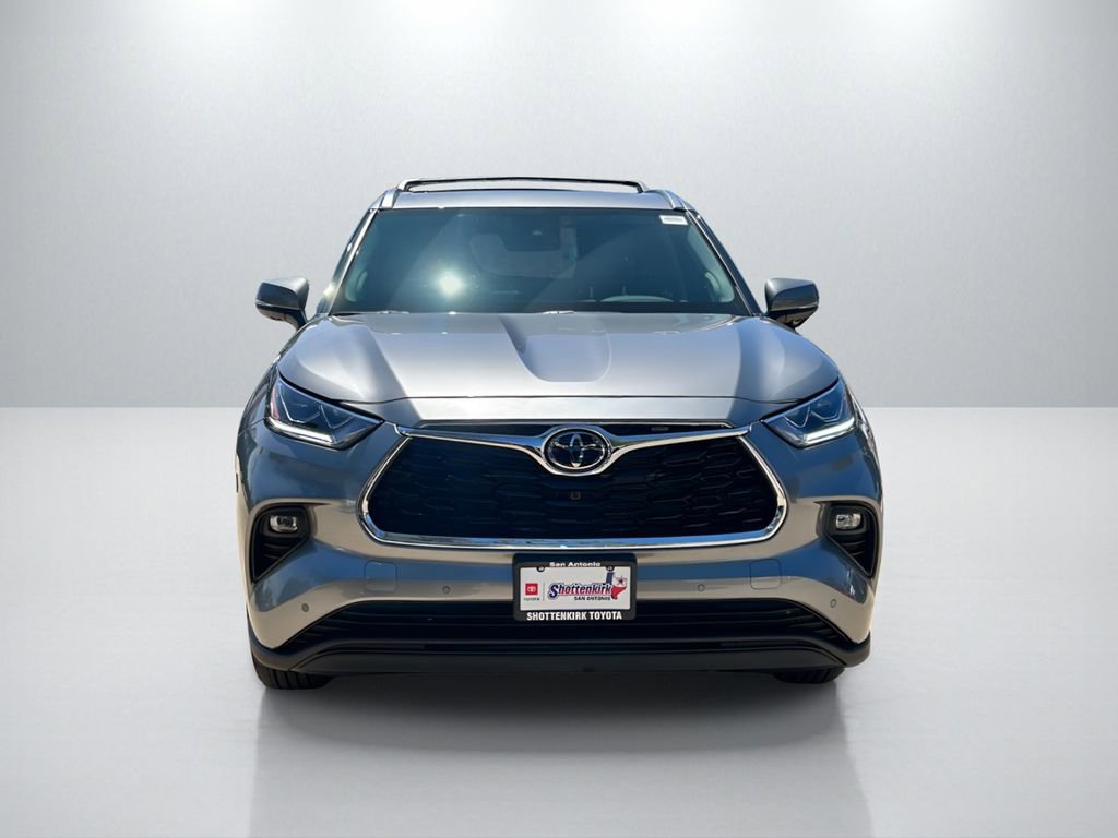 New 2026 Toyota Highlander Limited AWD/4WD image 2