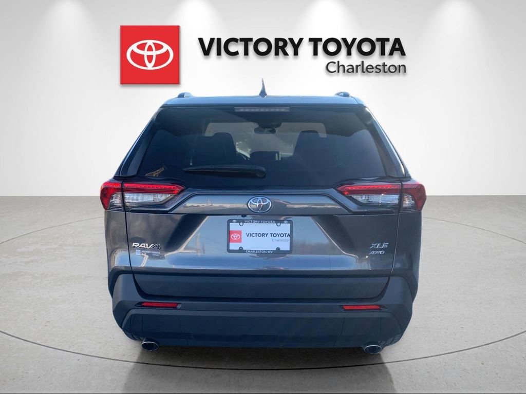 Used 2023 Toyota RAV4 XLE Premium AWD/4WD image 4