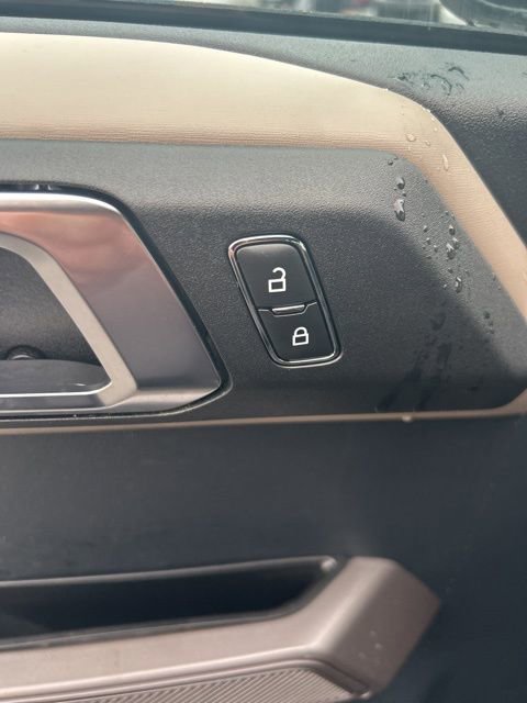 Used 2023 Ford Bronco Wildtrak image 14