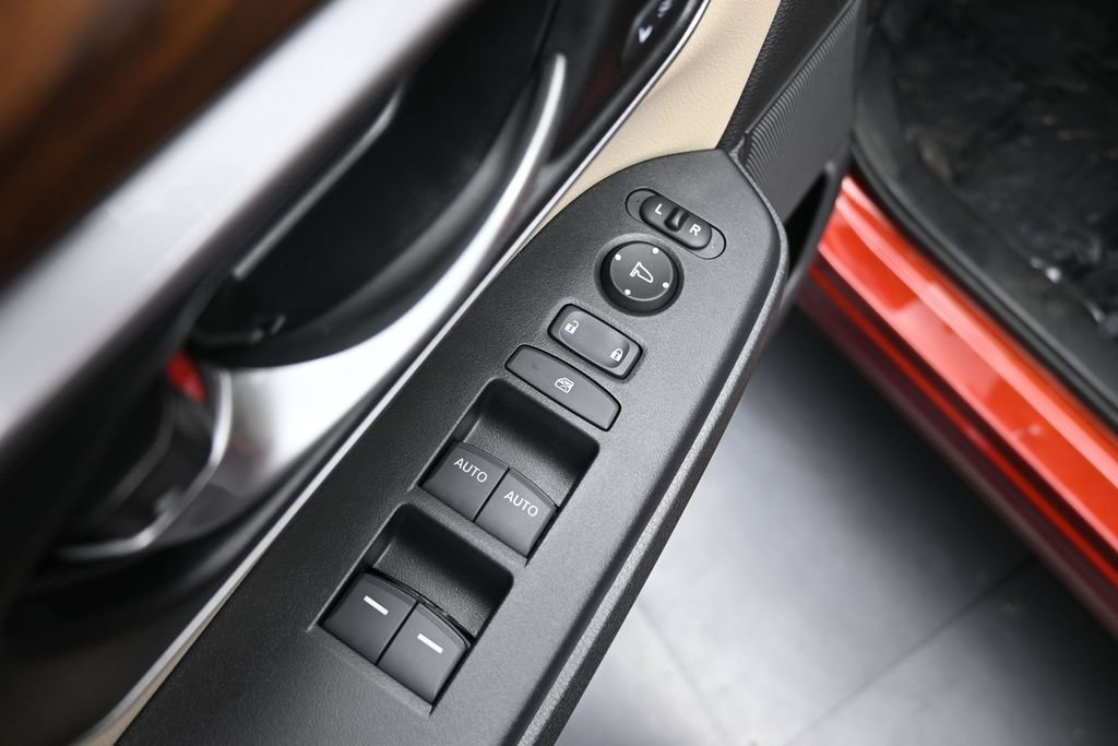 Certified 2018 Honda CR-V Touring image 19
