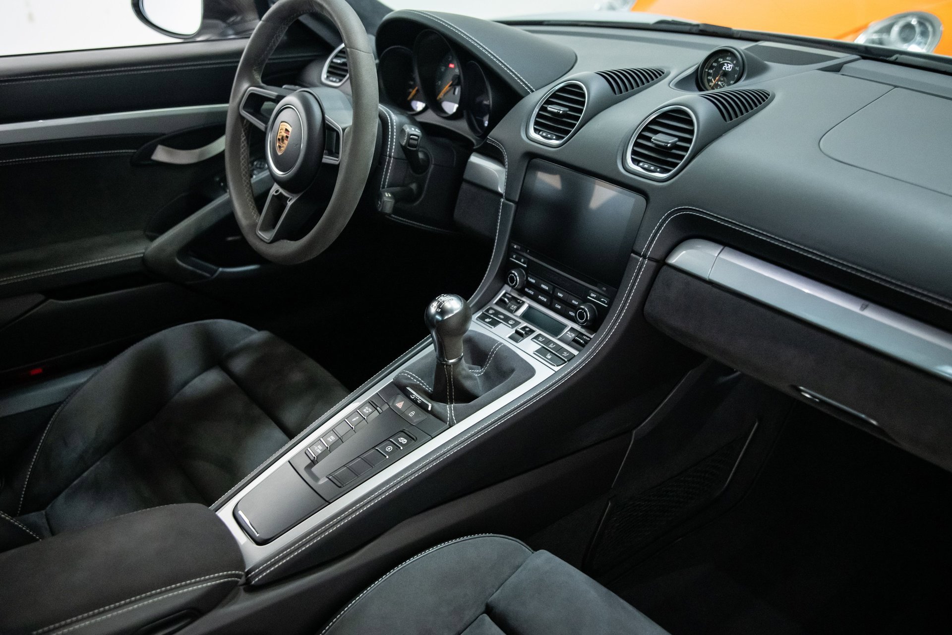 Used 2020 Porsche 718 Cayman GT4 image 32