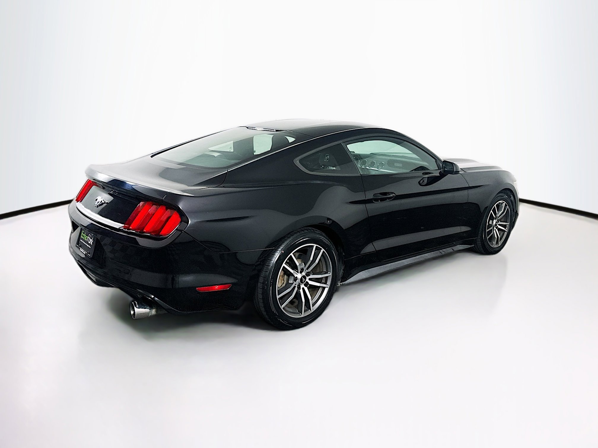 Used 2016 Ford Mustang Coupe image 9