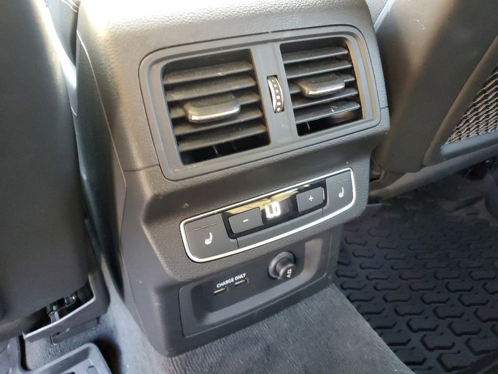 Used 2021 Audi Q5 Prestige w/ Prestige Package image 14