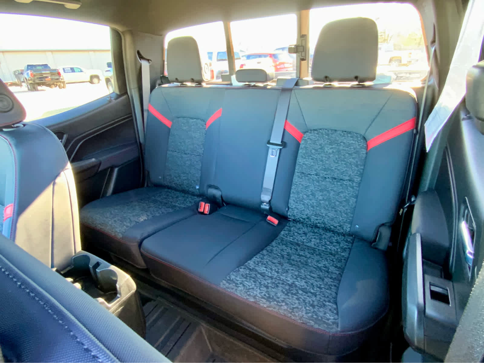 Used 2024 Chevrolet Colorado Z71 w/ Z71 Convenience Package 2 image 31