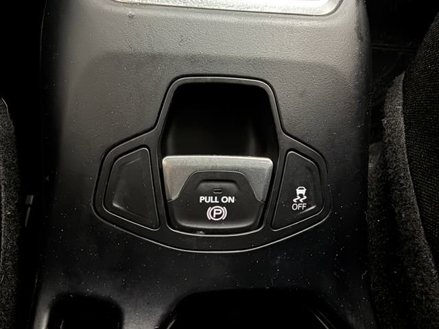 Used 2020 Jeep Renegade Latitude FWD image 22