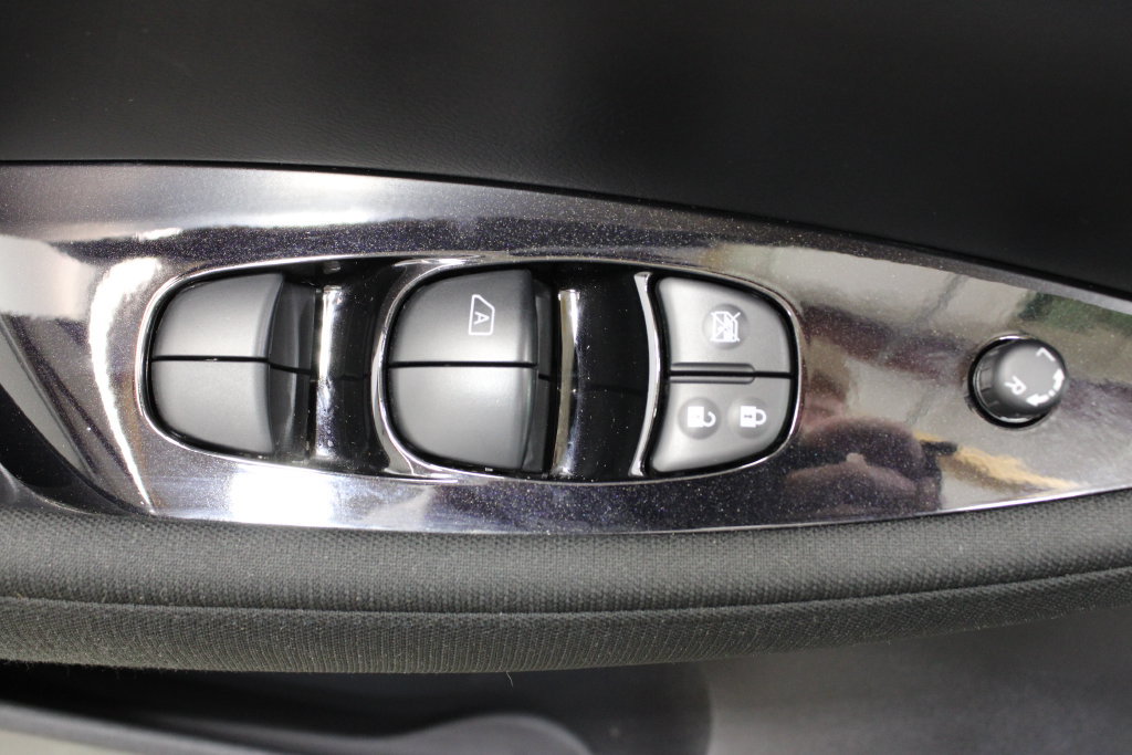 Used 2025 Nissan Leaf S FWD image 17