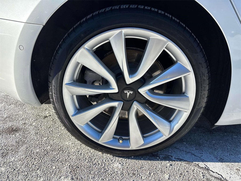 Used 2019 Tesla Model 3 Performance image 26