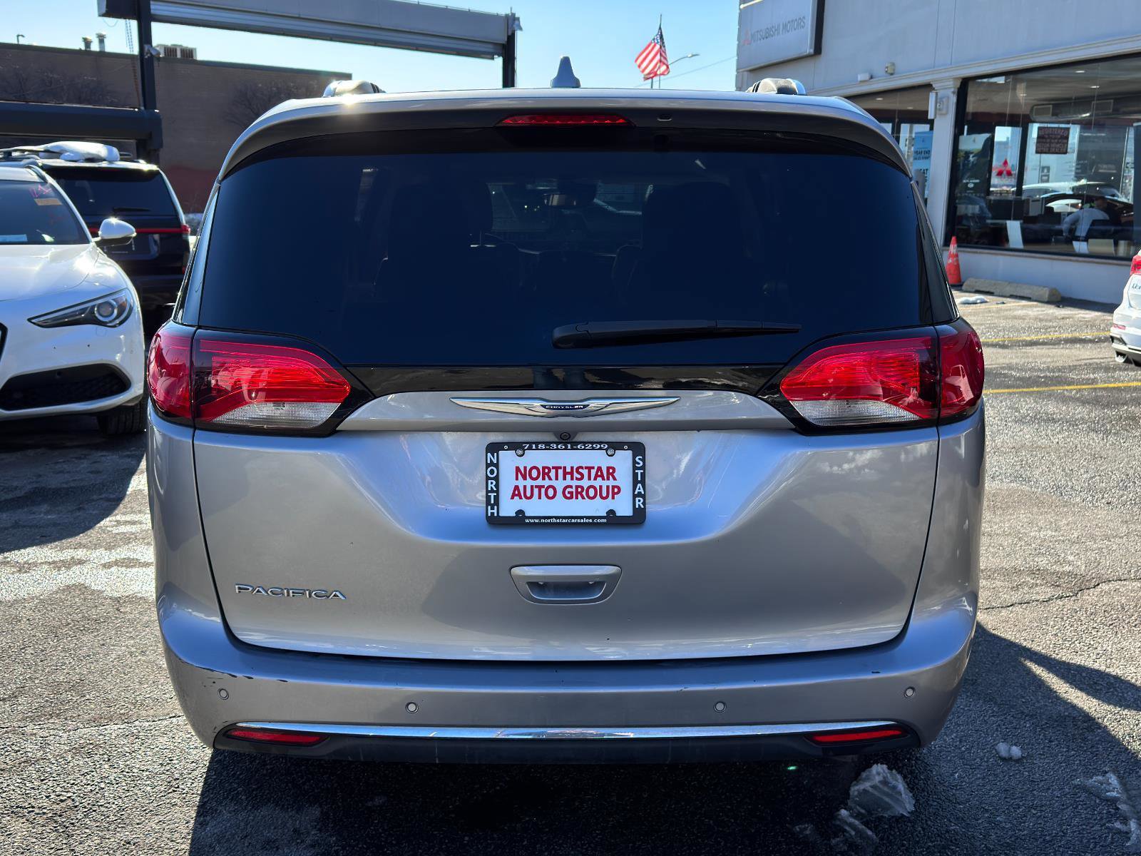 Used 2020 Chrysler Pacifica Touring-L Plus image 5