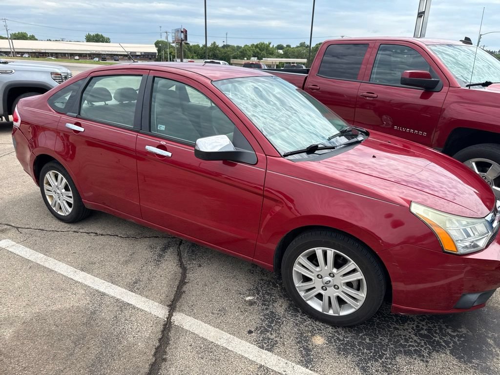 Used 2011 Ford Focus SEL FWD image 5